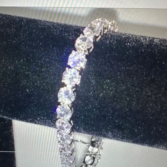 NWT NEIMAN MARCUS TENNIS BRACELET - Picture 2 of 9